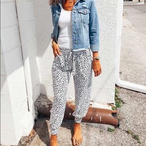 Spelesy Breezy Leopard Joggers